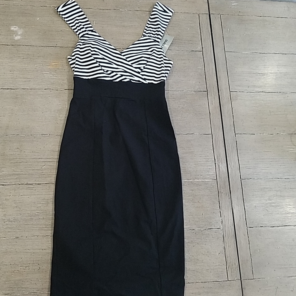 Hot Topic Sm dress